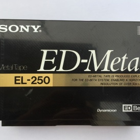 Băng cassette Video Sony ED Metal 250